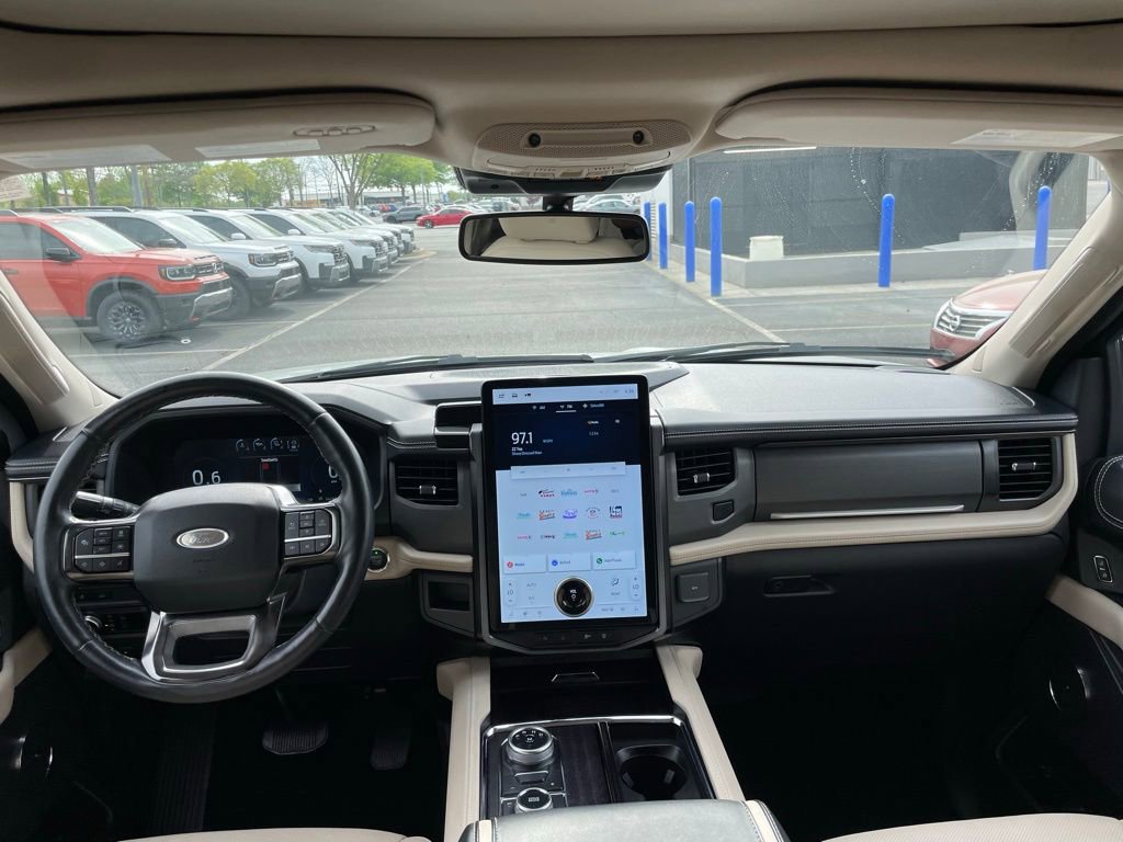 Used 2023 Ford Expedition Platinum image 10