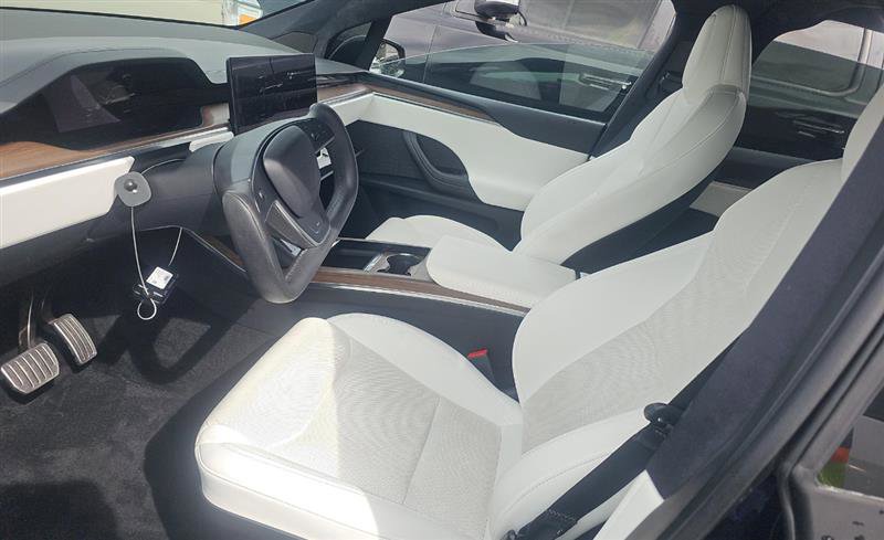 Used 2022 Tesla Model X image 7