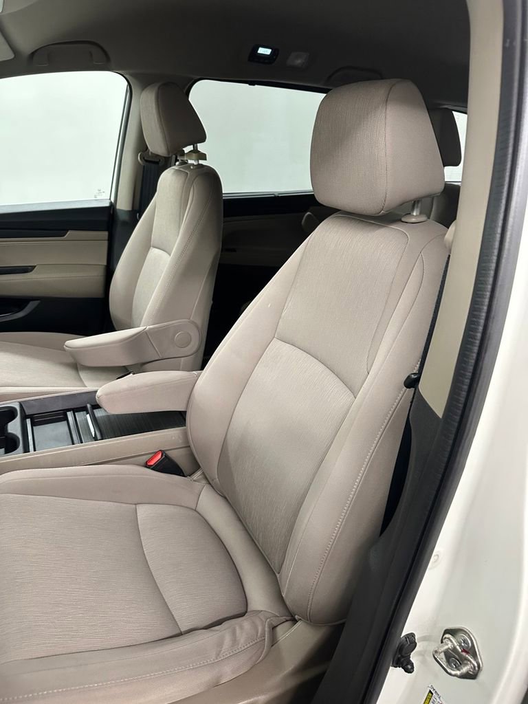 Used 2018 Honda Odyssey EX image 12