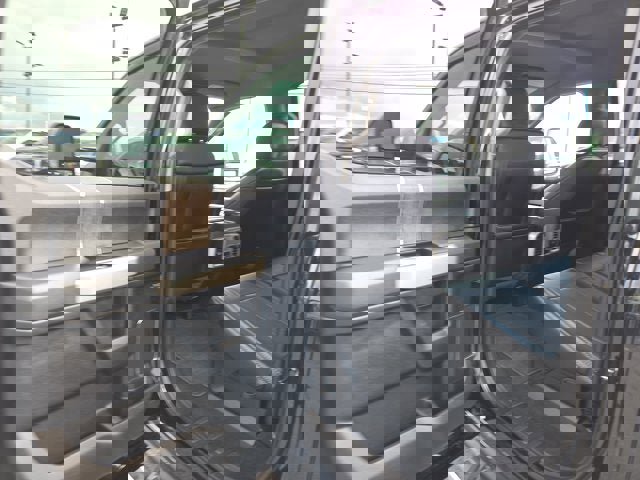 Used 2020 Ford F350 Lariat w/ Lariat Ultimate Package image 10