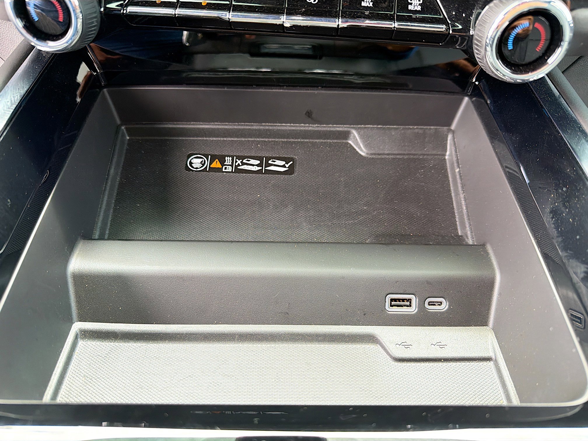 Used 2026 Chevrolet Tahoe RST w/ Comfort Package image 32