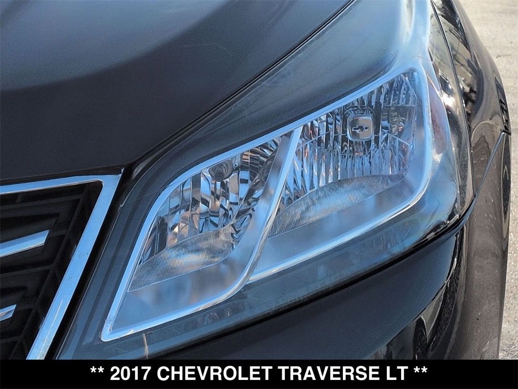 Used 2017 Chevrolet Traverse LT image 18