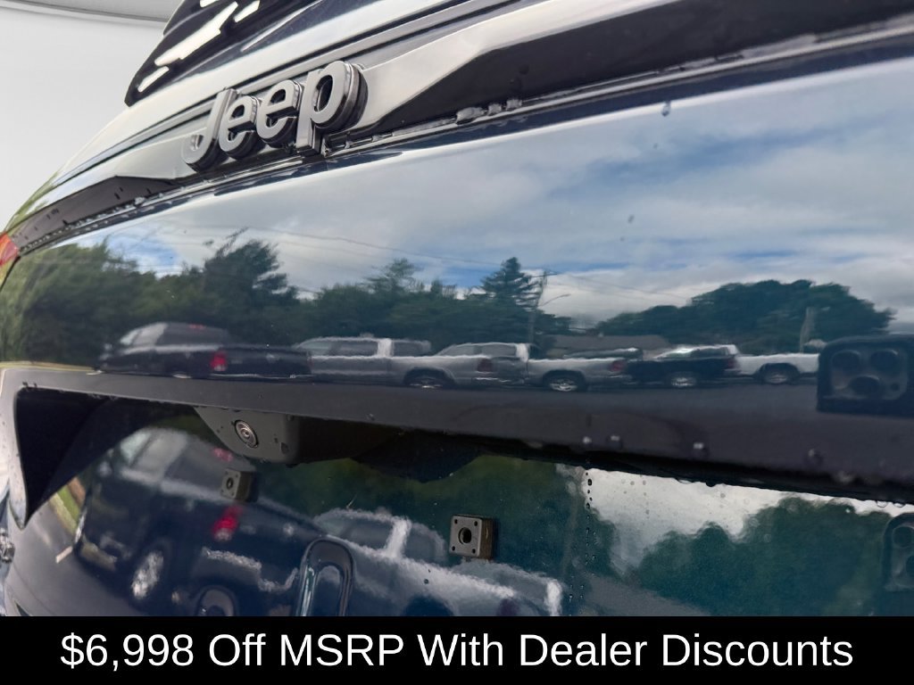 New 2026 Jeep Grand Cherokee Limited w/ Limited Altitude Package AWD/4WD image 17