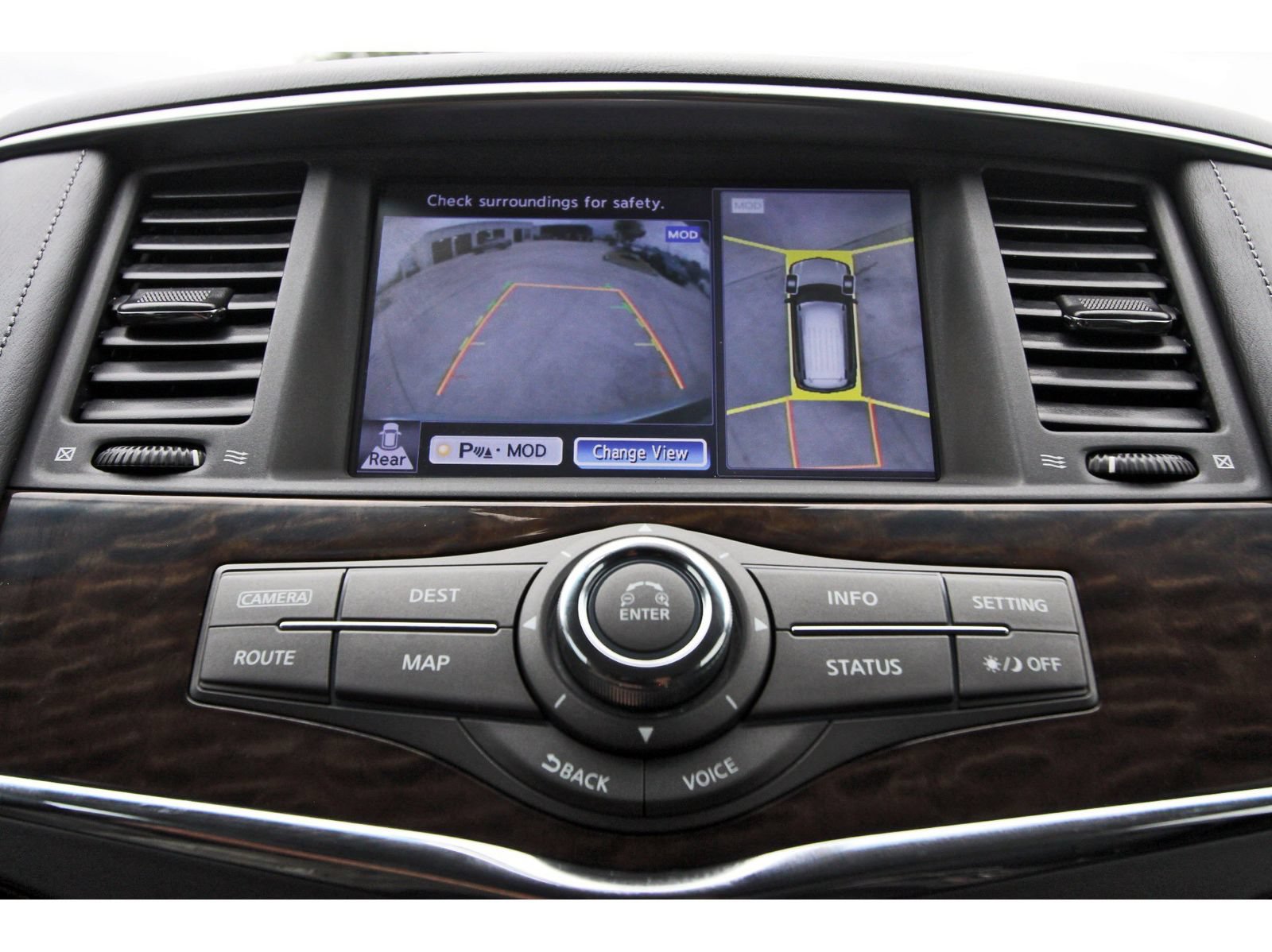 Used 2017 Nissan Armada Platinum RWD image 28