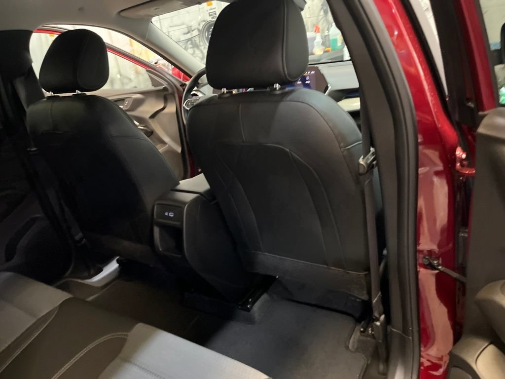 Used 2024 Chevrolet Trax LT w/ Driver Confidence Package FWD image 27