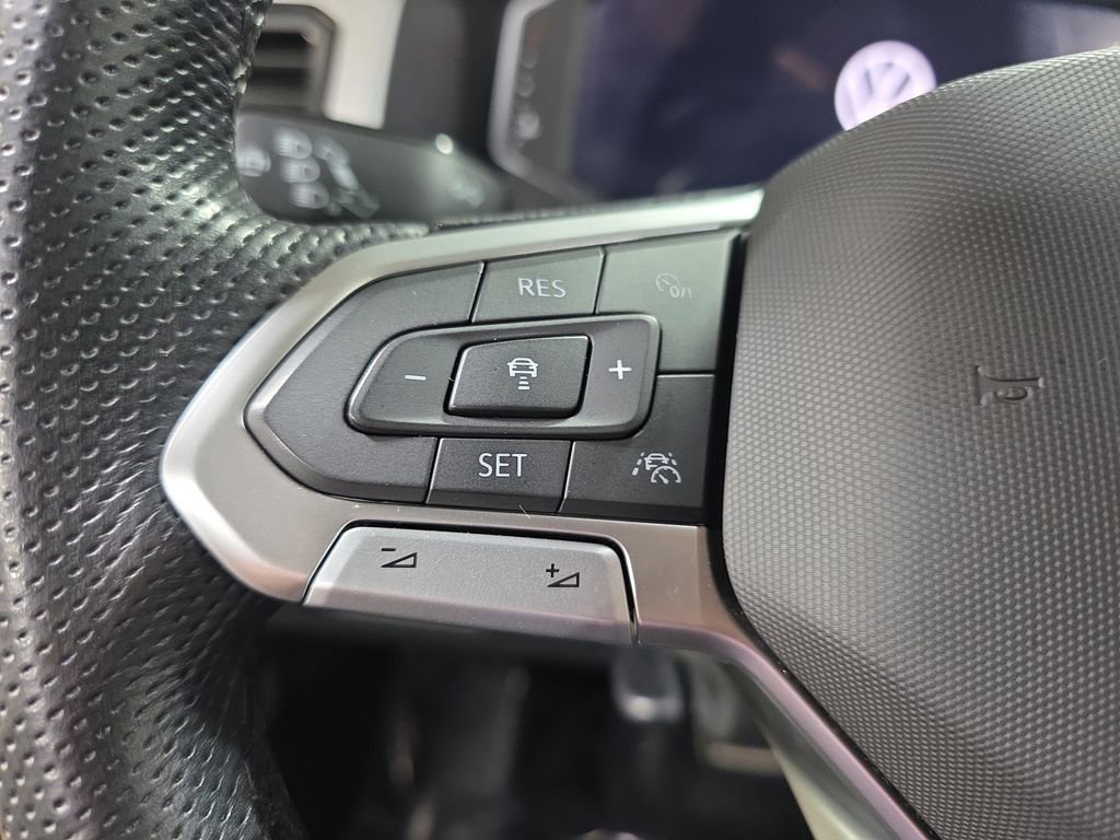 Used 2022 Volkswagen Atlas SEL Premium image 17