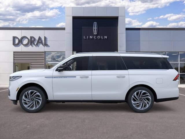 New 2025 Lincoln Navigator L Reserve AWD/4WD image 6