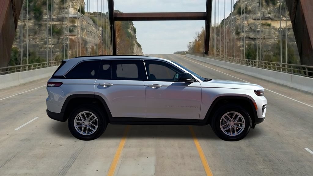New 2026 Jeep Grand Cherokee Laredo RWD image 13
