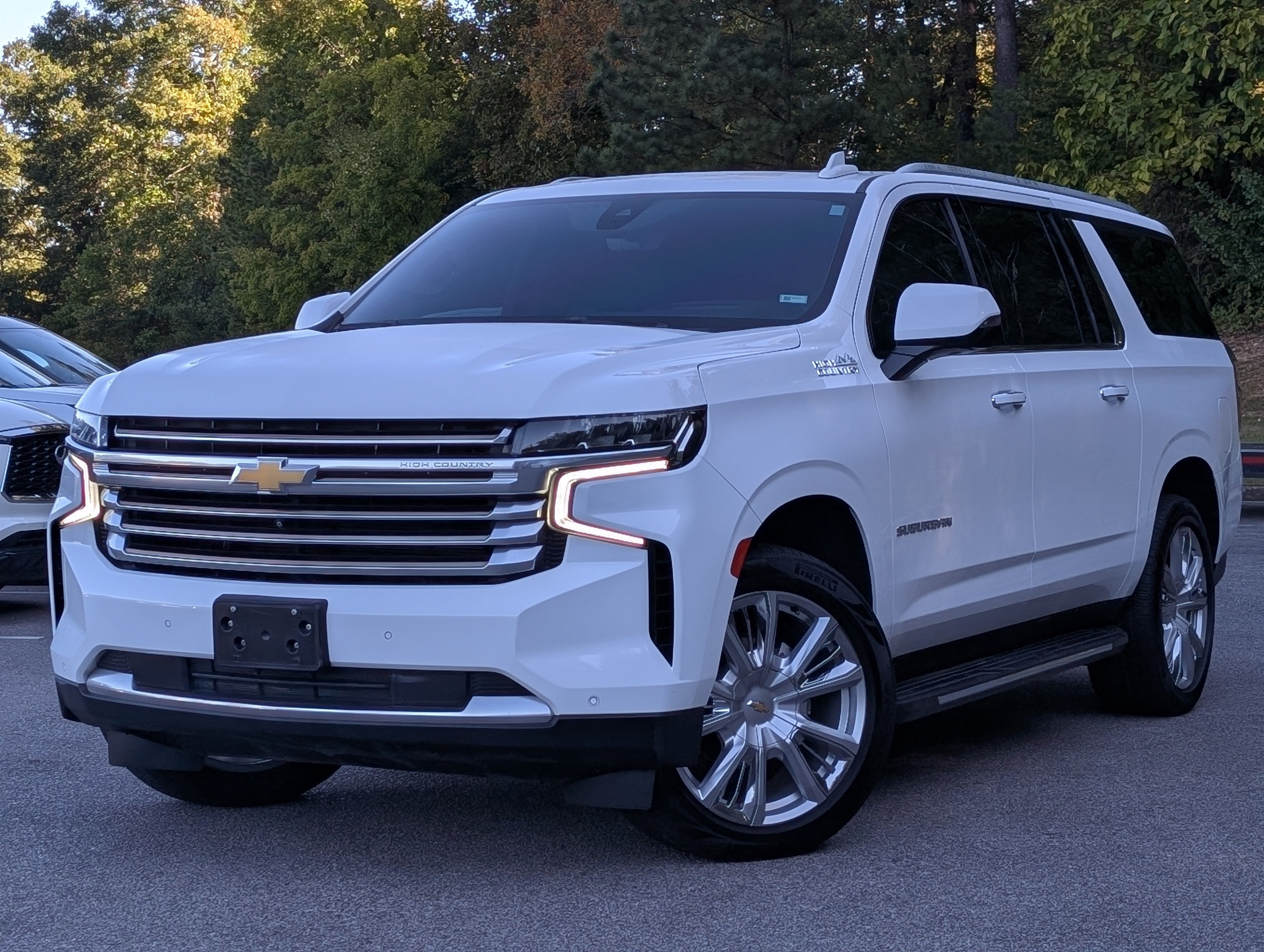 Used 2022 Chevrolet Suburban High Country w/ Max Trailering Package AWD/4WD image 4