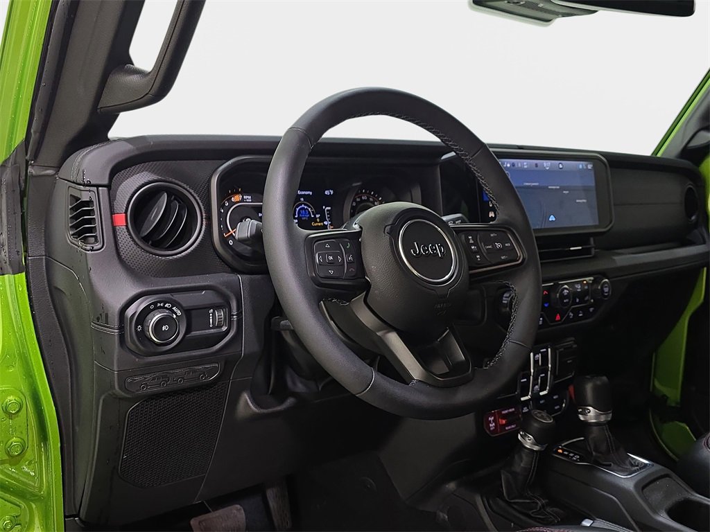 Used 2025 Jeep Wrangler Unlimited Rubicon image 17