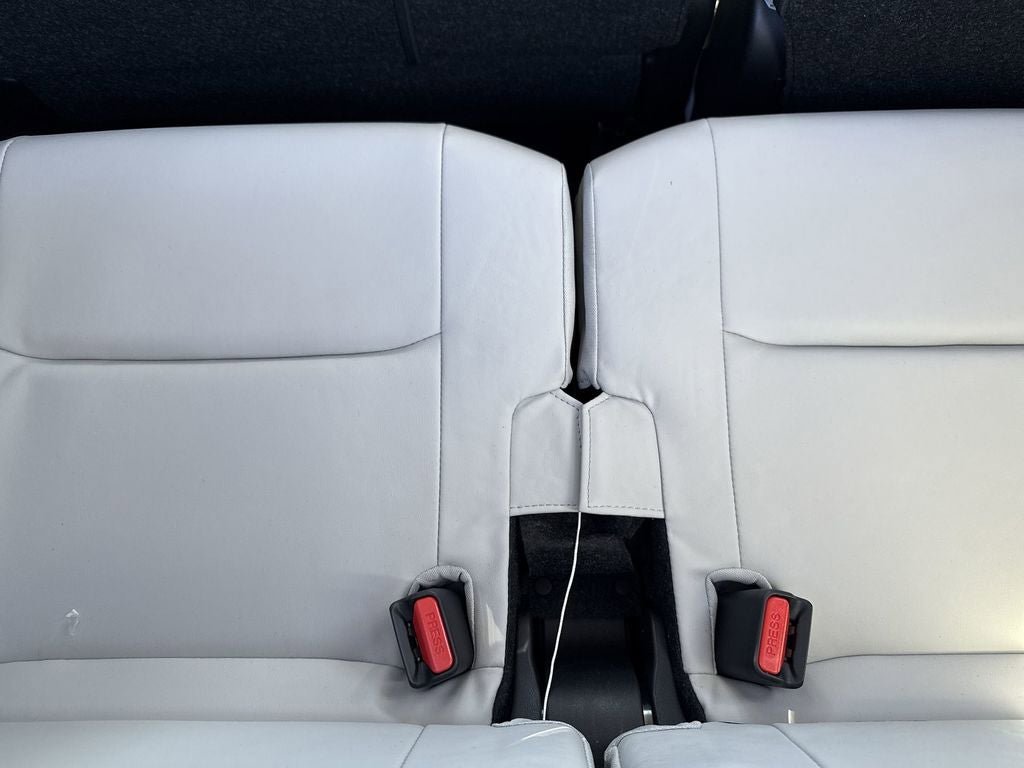 New 2025 Mitsubishi Outlander SE image 32