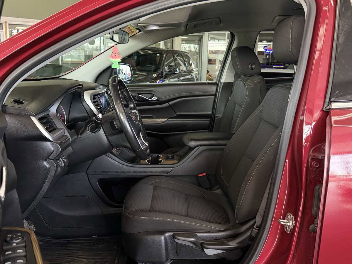 Used 2020 GMC Acadia SLE image 22