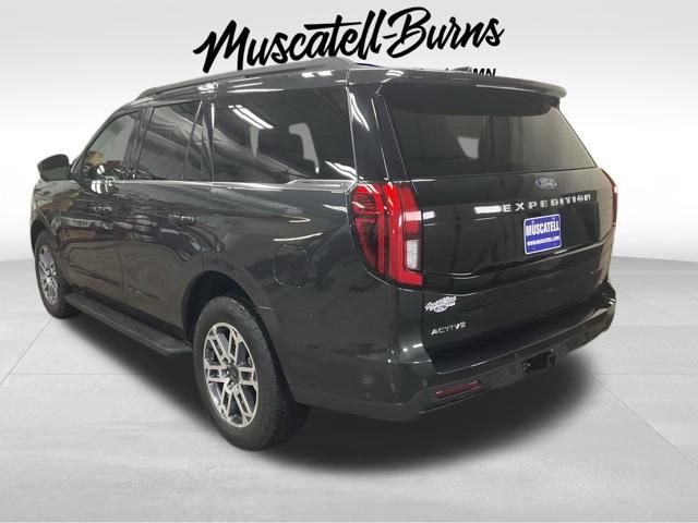 Used 2025 Ford Expedition Active AWD/4WD image 3