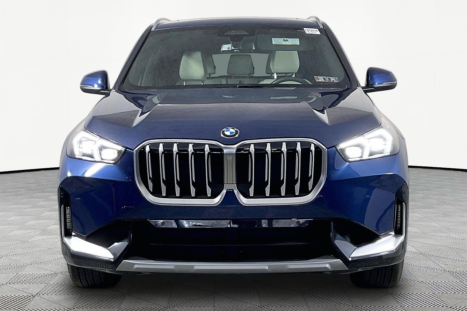 Certified 2025 BMW X1 xDrive28i w/ Convenience Package image 2