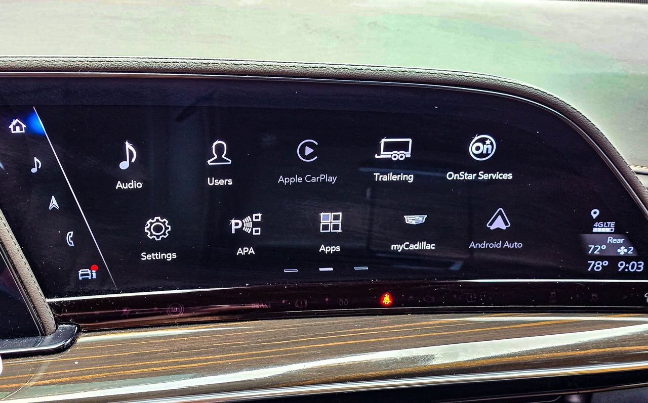 Used 2023 Cadillac Escalade ESV Sport w/ LPO, ONYX Package AWD/4WD image 20