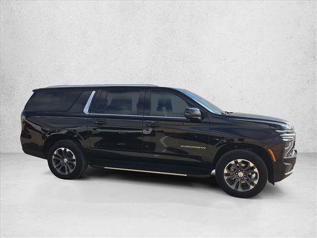Used 2026 Chevrolet Suburban LT w/ Comfort Package RWD image 4
