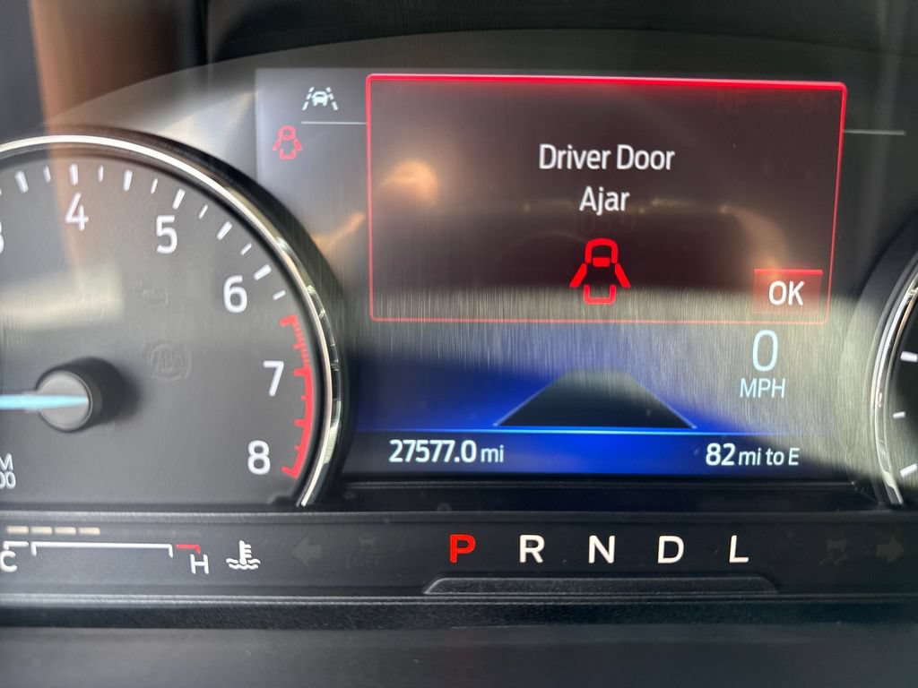 Used 2023 Ford Explorer XLT AWD/4WD image 18