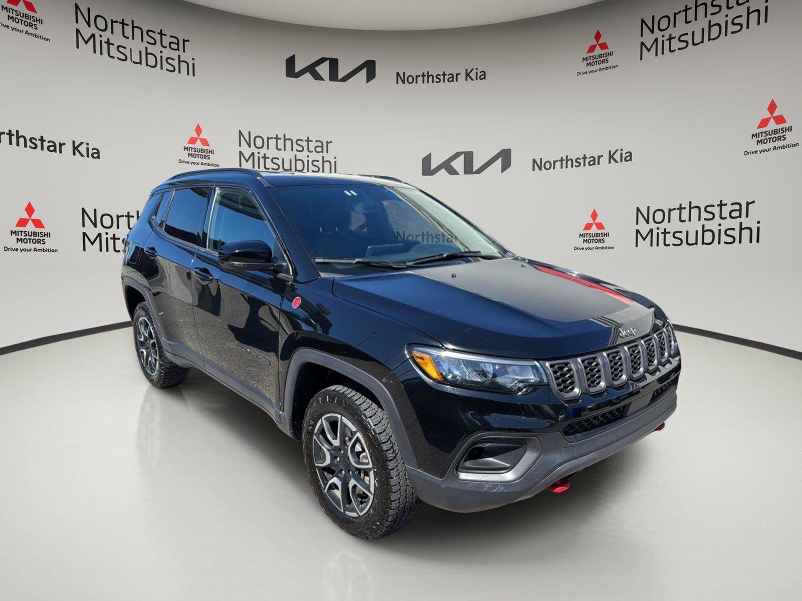 Used 2024 Jeep Compass Trailhawk AWD/4WD image 7
