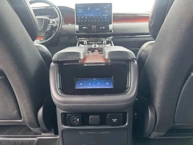 Used 2023 Lincoln Navigator L Reserve AWD/4WD image 21