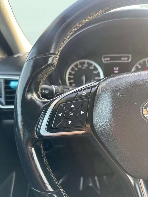 Used 2018 INFINITI QX30 Premium w/ Cargo Package image 29