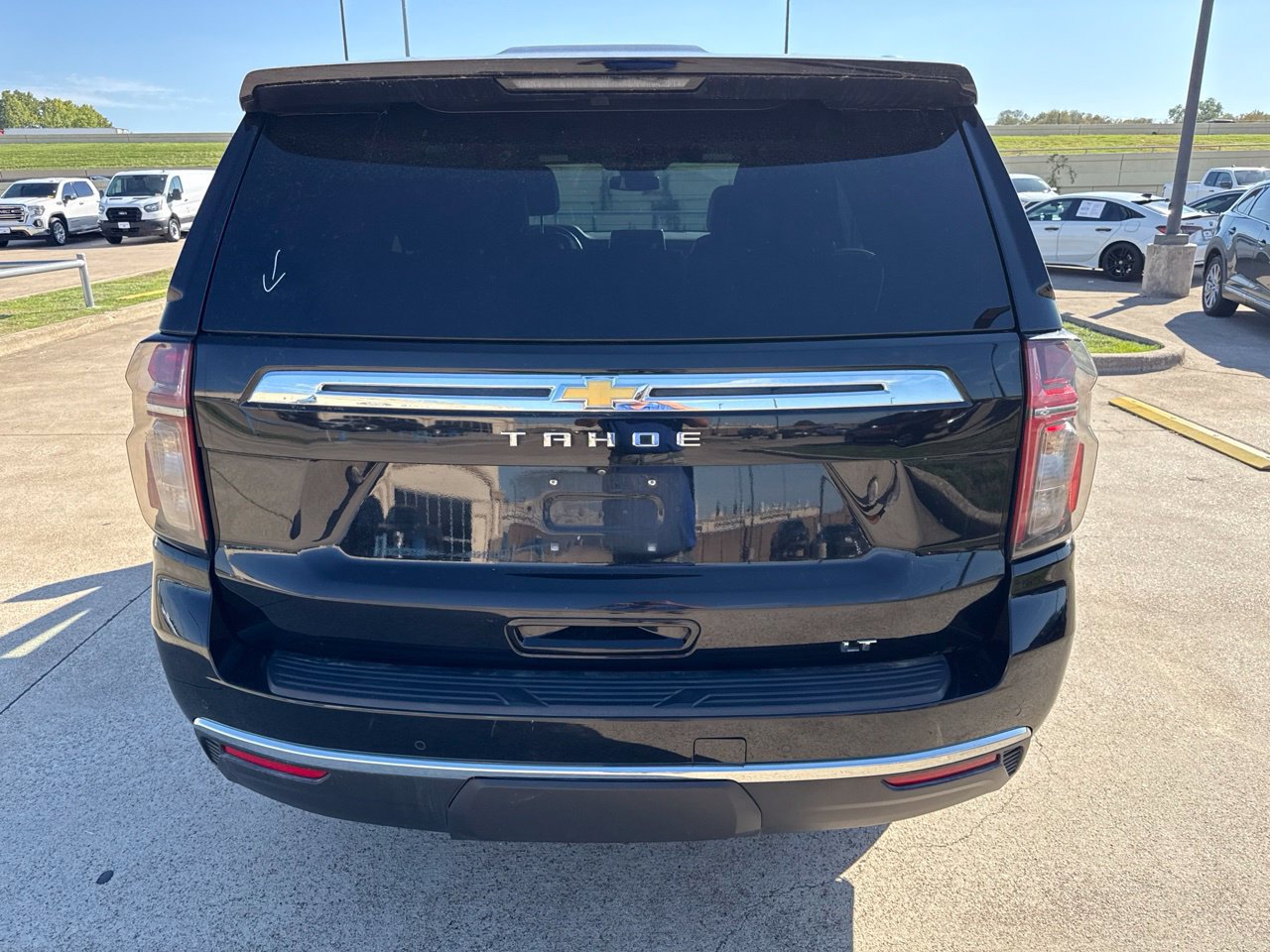 Used 2024 Chevrolet Tahoe LT RWD image 9