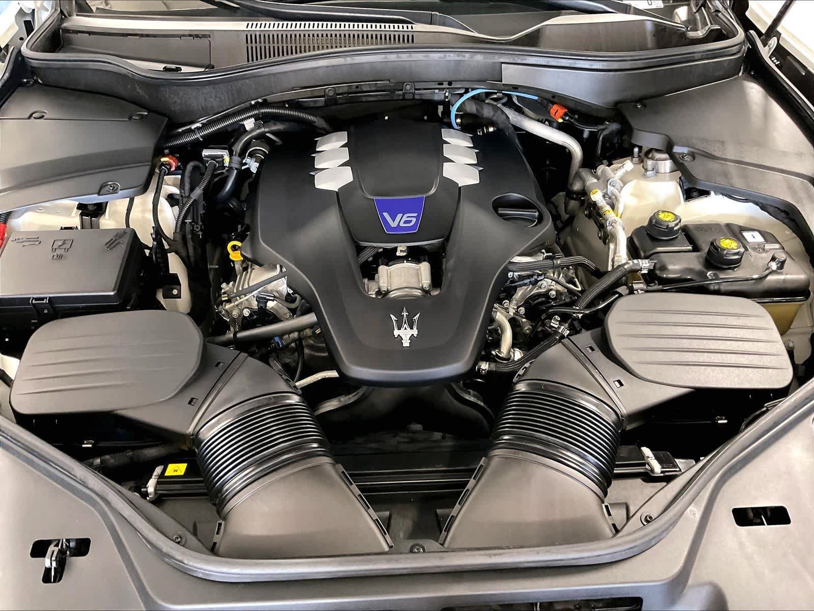 Used 2022 Maserati Levante Modena AWD/4WD image 35
