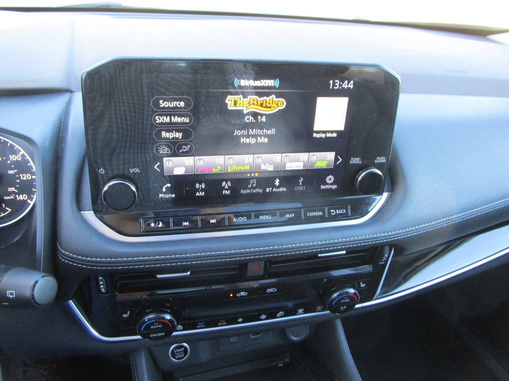 Used 2023 Nissan Rogue SL w/ SL Premium Package image 32