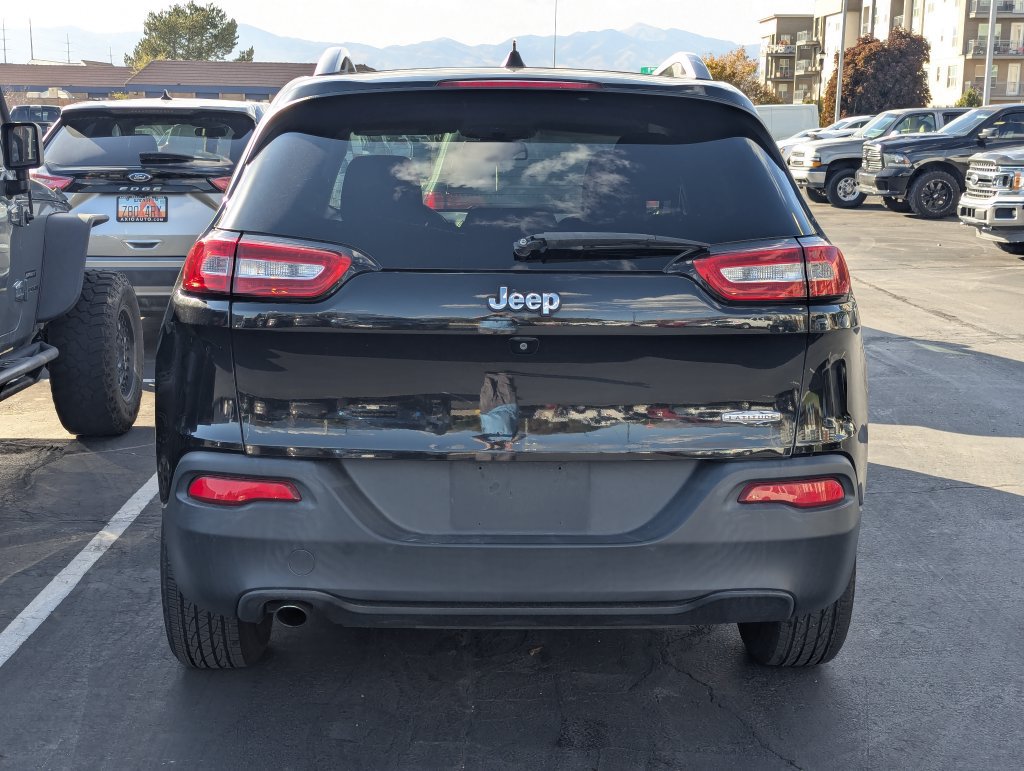 Used 2016 Jeep Cherokee Latitude w/ Comfort/Convenience Group FWD image 6