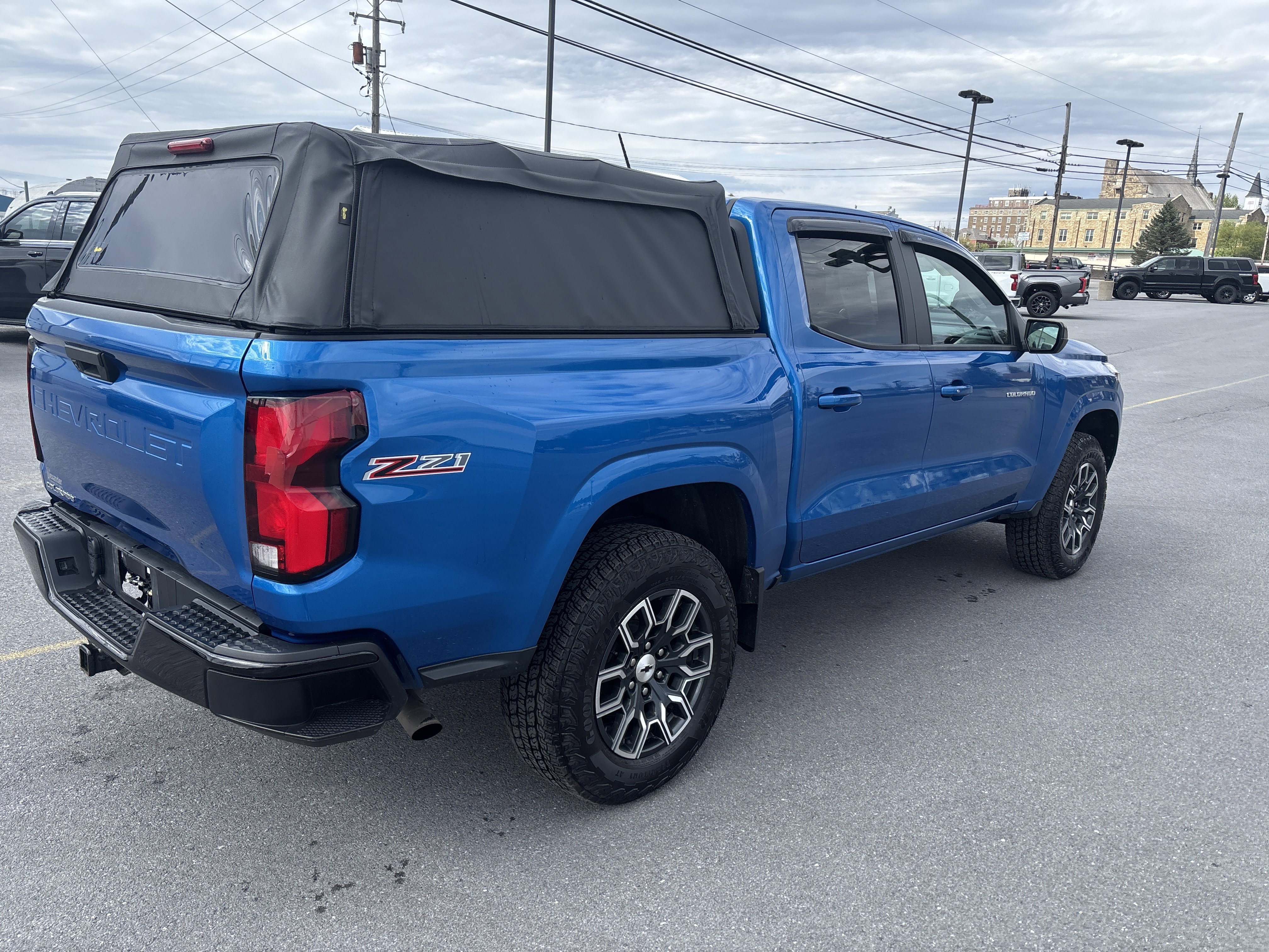 Used 2024 Chevrolet Colorado Z71 w/ Advanced Trailering Package AWD/4WD image 3