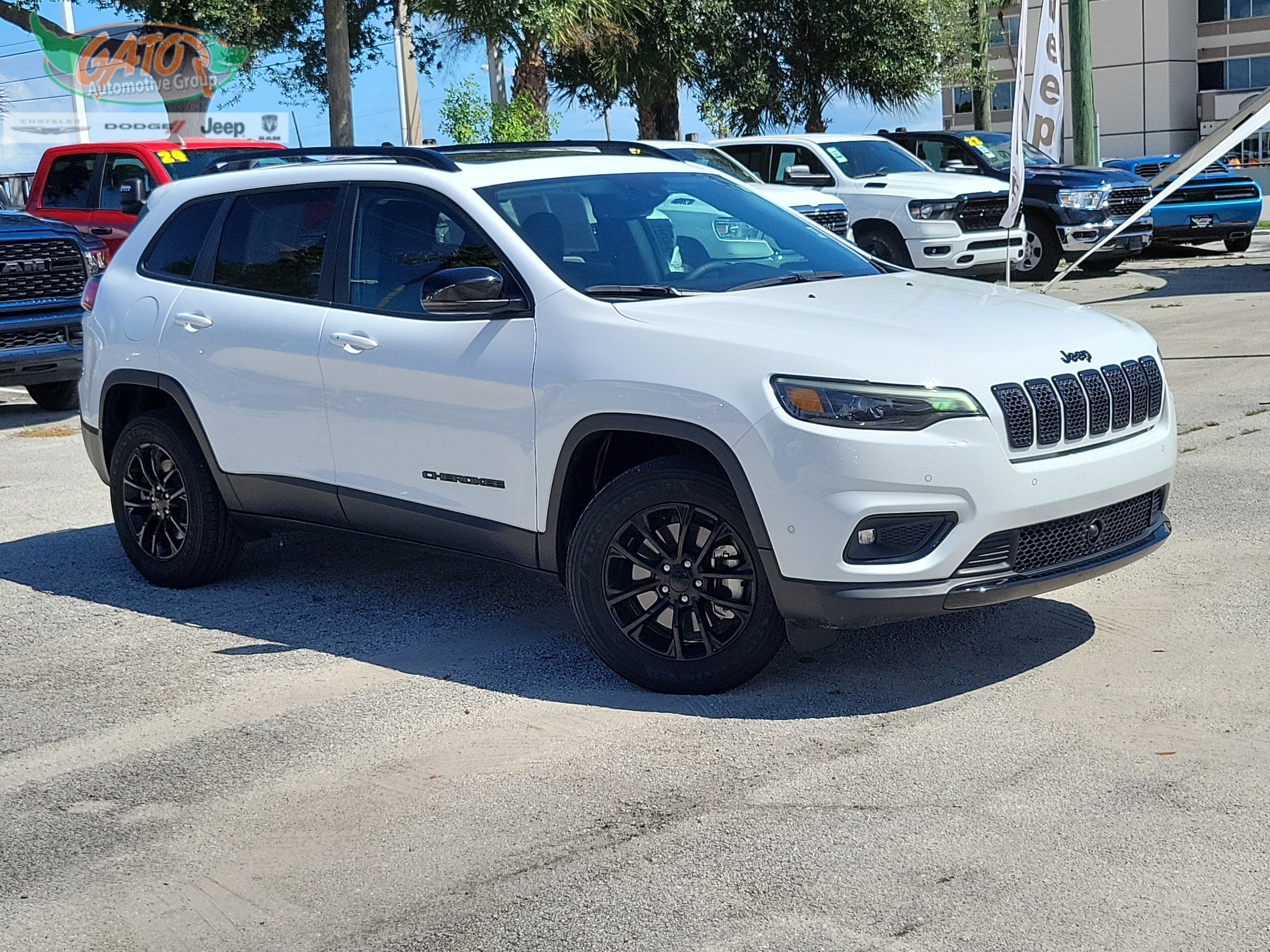 Used 2023 Jeep Cherokee Altitude Lux w/ Lux Elite Package