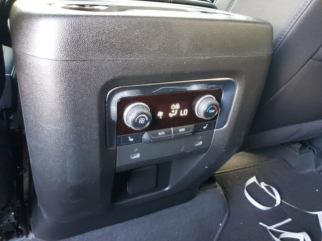 Used 2022 Chevrolet Tahoe Premier image 17