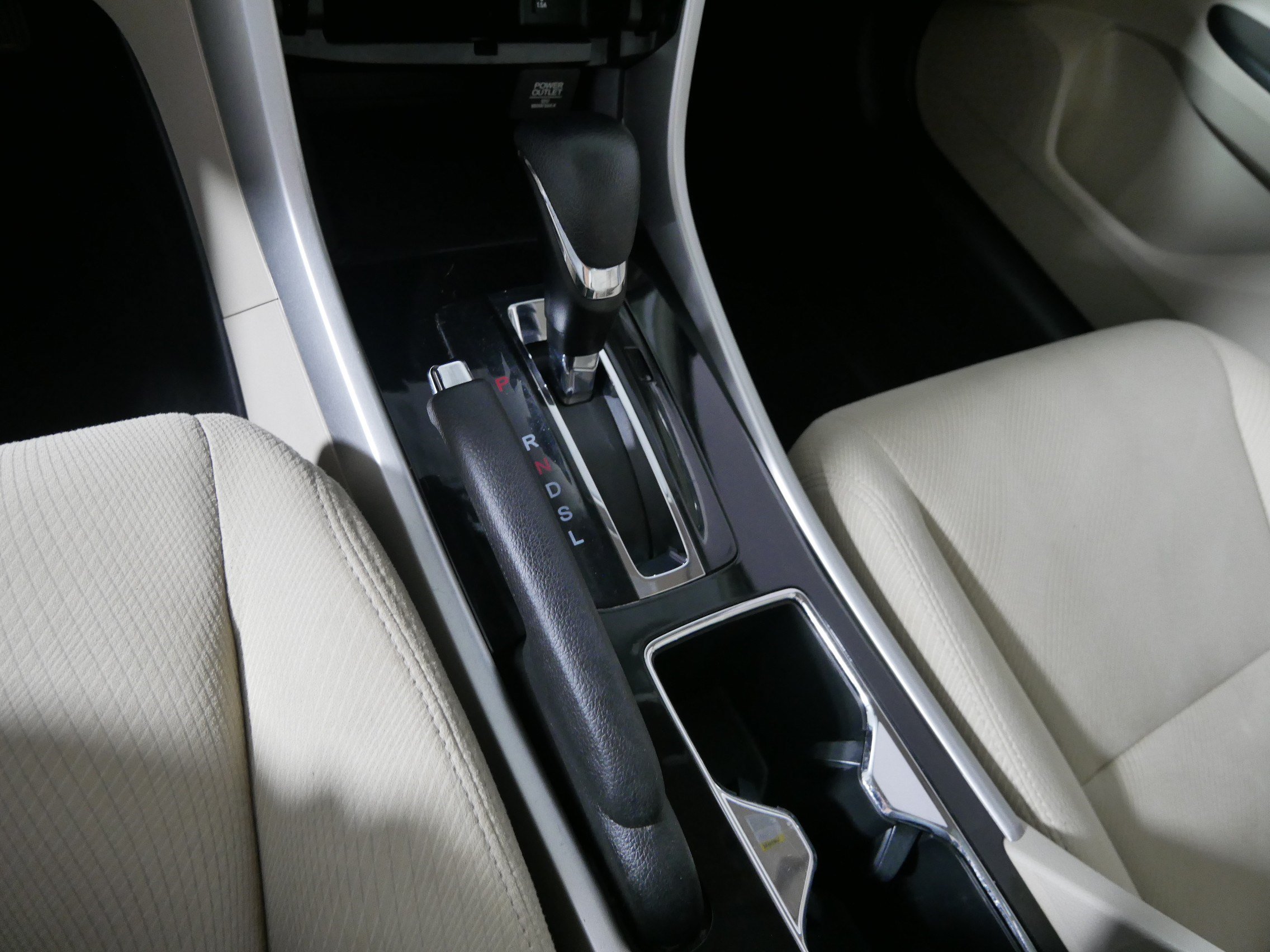 Used 2017 Honda Accord EX image 24