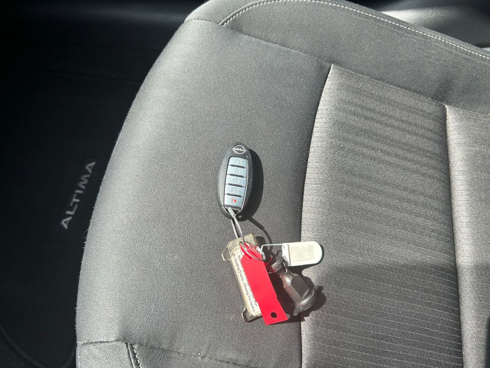 Used 2025 Nissan Altima 2.5 SV image 18