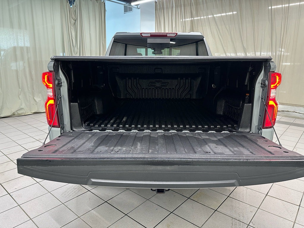 Used 2023 Chevrolet Silverado 1500 LTZ w/ LTZ Convenience Package II AWD/4WD image 8