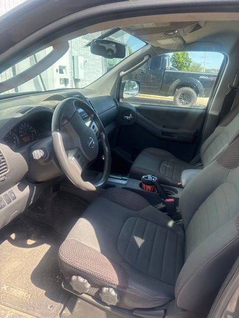 Used 2010 Nissan Xterra Off-Road AWD/4WD image 9