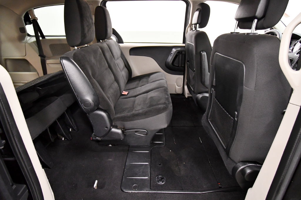 Used 2019 Dodge Grand Caravan SE FWD image 15