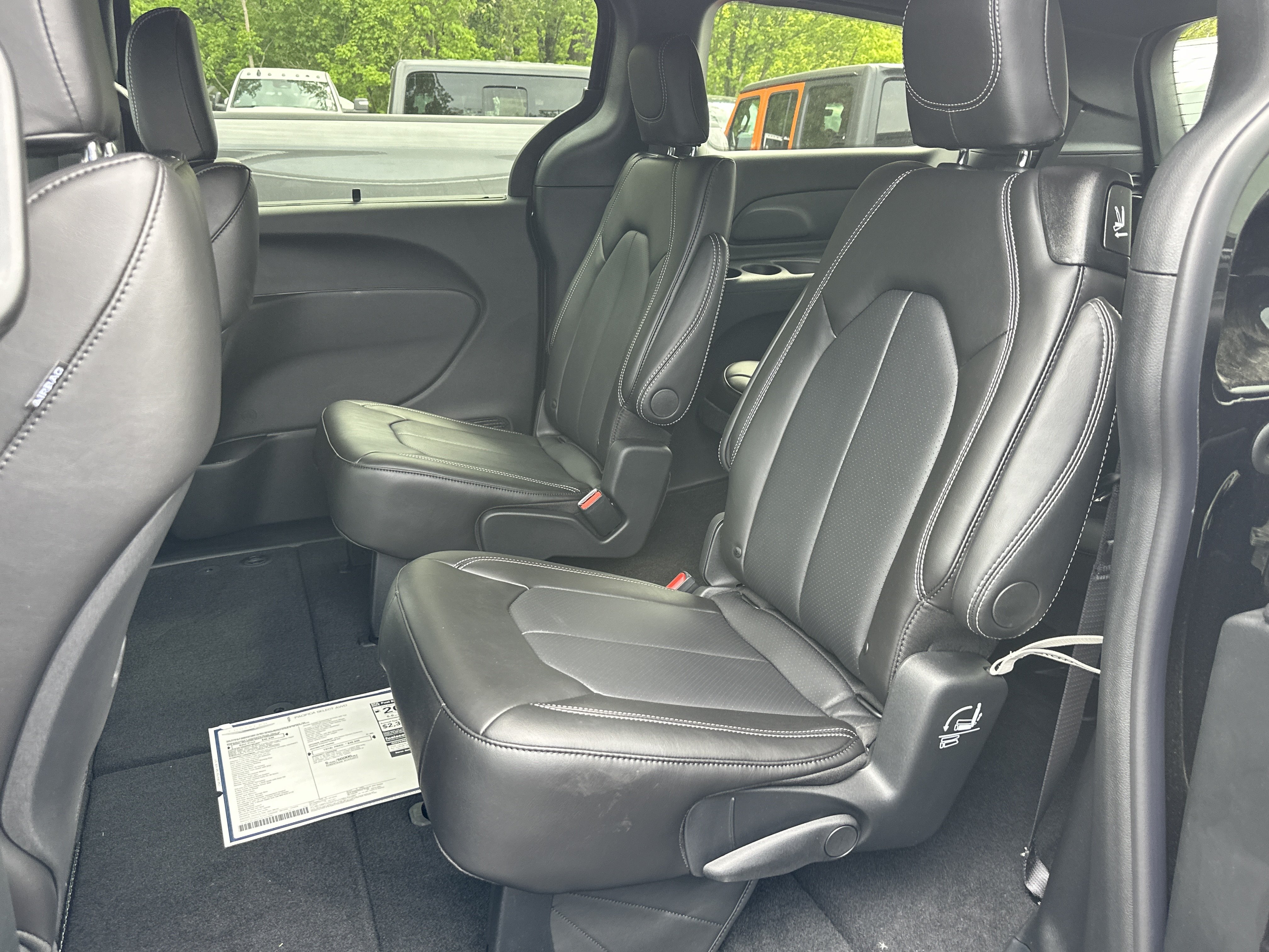 New 2027 Chrysler Pacifica Select AWD/4WD image 26