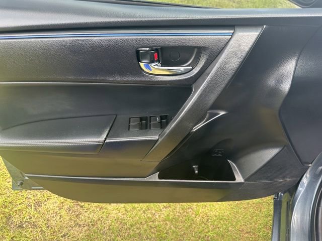 Used 2018 Toyota Corolla XSE FWD image 8