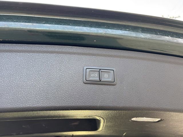 Used 2020 Audi Q5 2.0T Premium w/ Convenience Package image 12