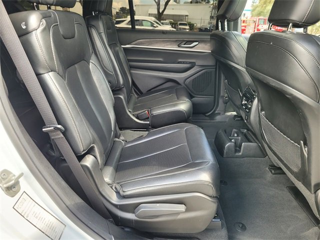 Used 2024 Jeep Grand Cherokee L Limited w/ Luxury Tech Group II image 24