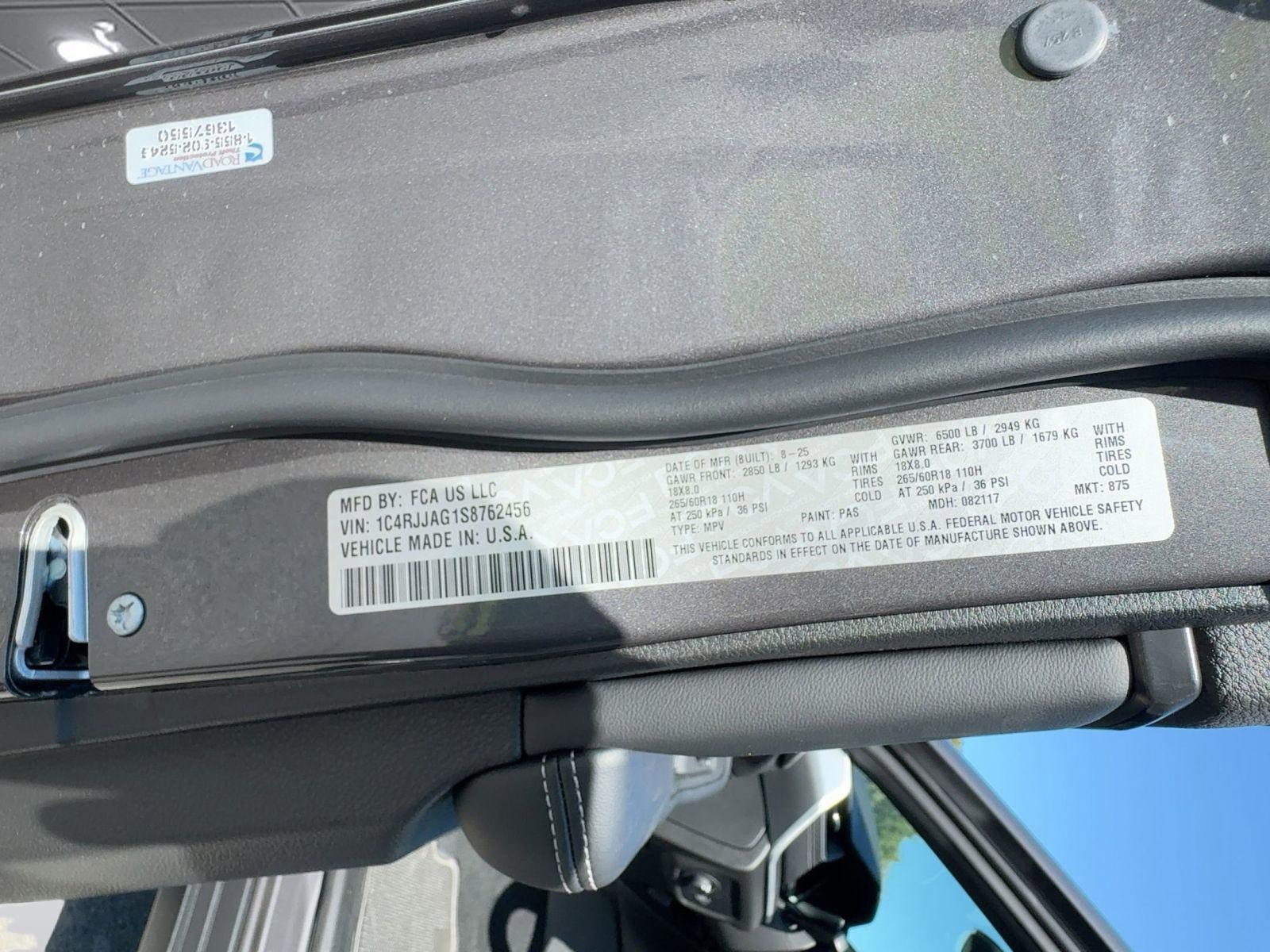 New 2025 Jeep Grand Cherokee L Laredo w/ Luxury Tech Group I image 20