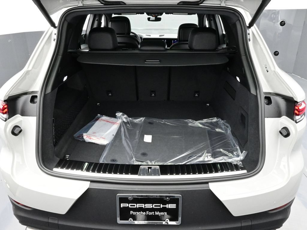 Certified 2026 Porsche Cayenne AWD/4WD image 15