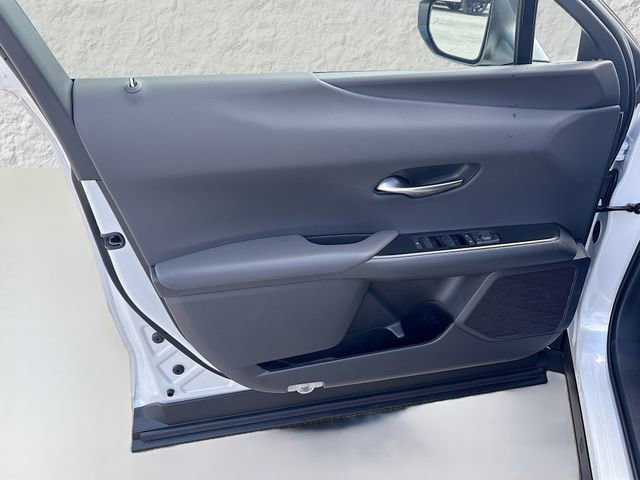 Used 2025 Lexus UX 300h FWD w/ Accessory Package (Z1) image 21
