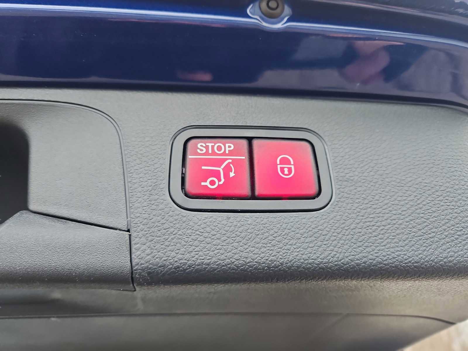 Used 2021 Mercedes-Benz GLC 300 4MATIC image 23