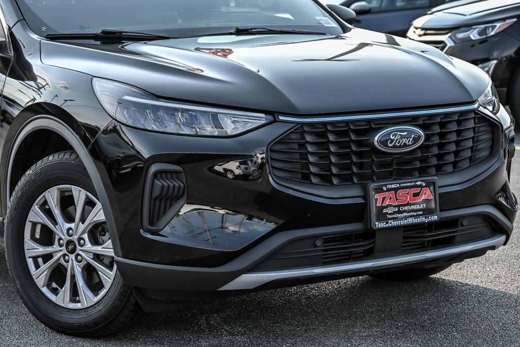 Used 2023 Ford Escape Active AWD/4WD image 3
