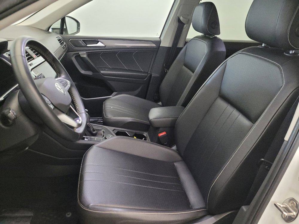 Used 2022 Volkswagen Tiguan SE image 17