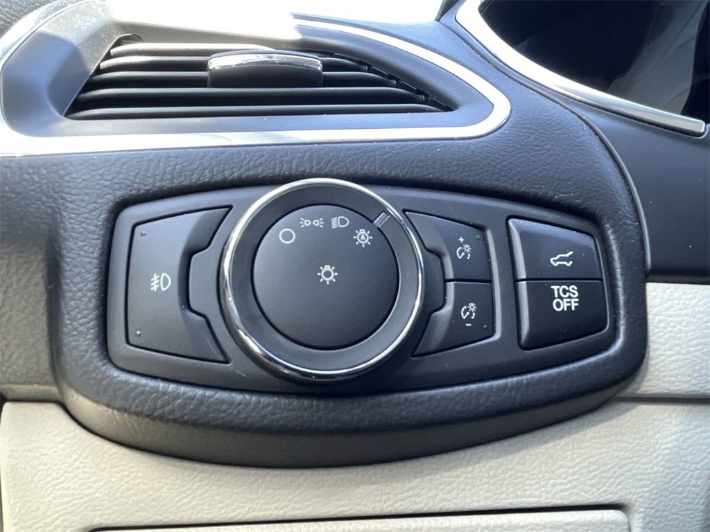 Used 2021 Ford Edge Titanium w/ Equipment Group 301A image 26