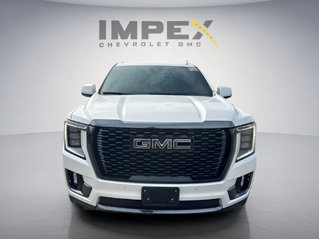 Used 2023 GMC Yukon XL Denali Ultimate AWD/4WD image 8