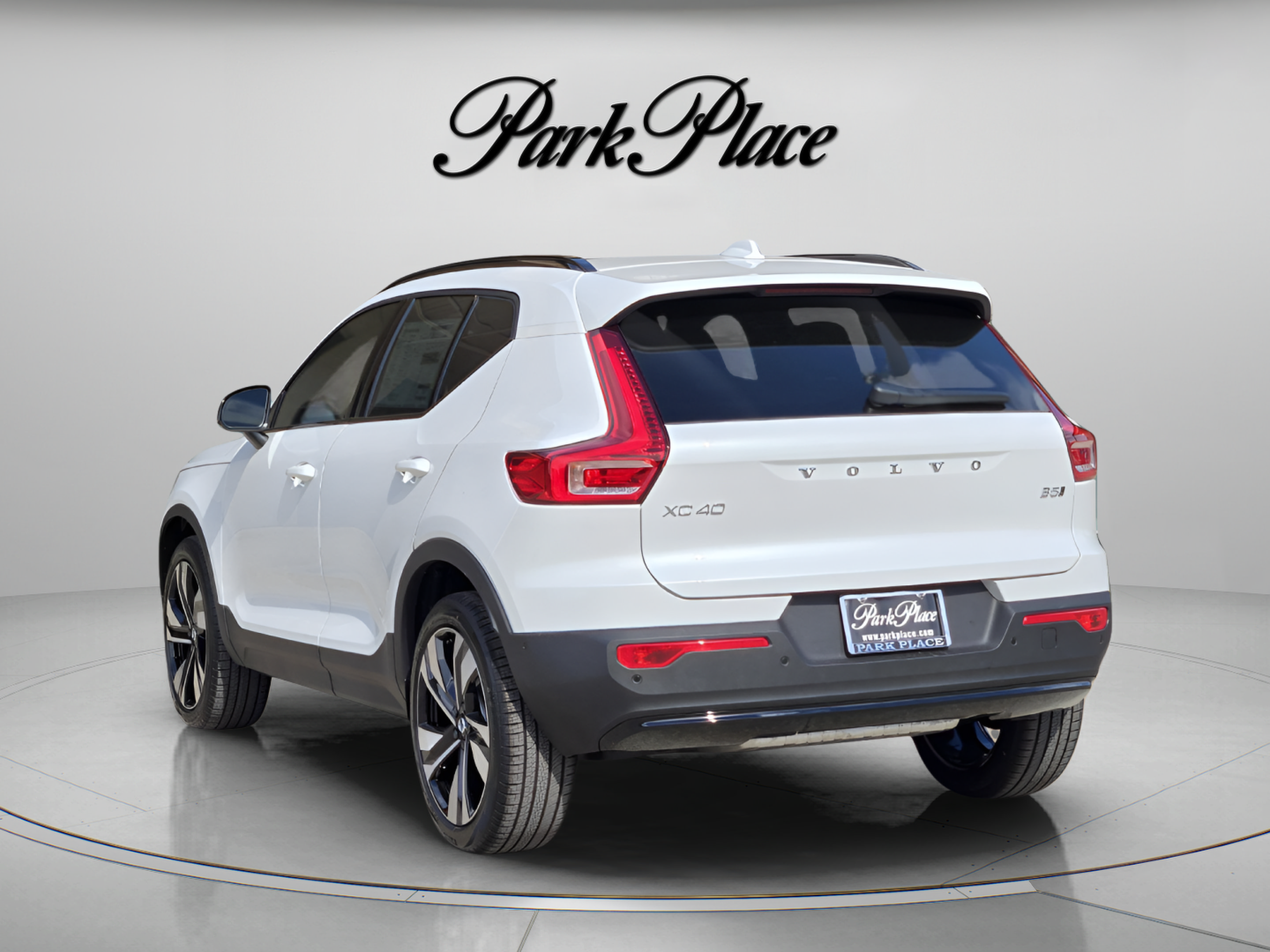 Used 2026 Volvo XC40 B5 Plus w/ Protection Package Premier AWD/4WD image 2