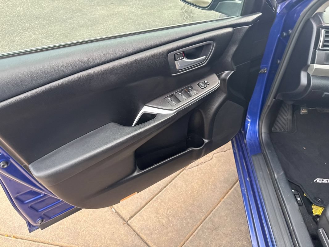 Used 2016 Toyota Camry SE FWD image 20